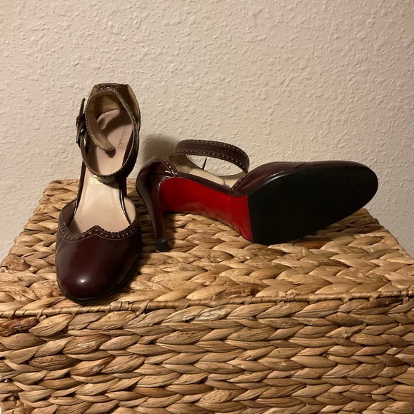 Christian Louboutin maroon strappy heels, EU size 40. Just the heels. - Picture 3 of 3